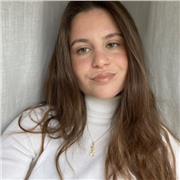 Tengo bastantes años de experiencia enseñando casi todas las asignaturas de la rama de Humanidades y, sobre todo, preparando a alumnos para selectividad.